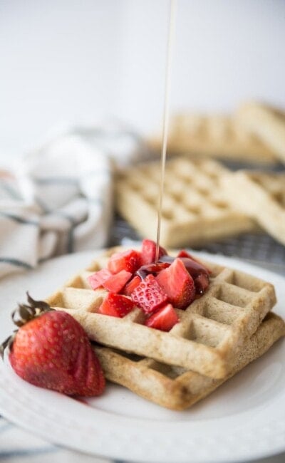 Gluten Free Make Ahead Freezer Waffles (2B Mindset/ 21 Day Fix) | Confessions of a Fit Foodie