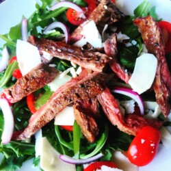 Flank Steak with Arugula and Parmesan Cheese - a 21 Day Fix approved recipe on ConfessionsOfAFitFoodie.com